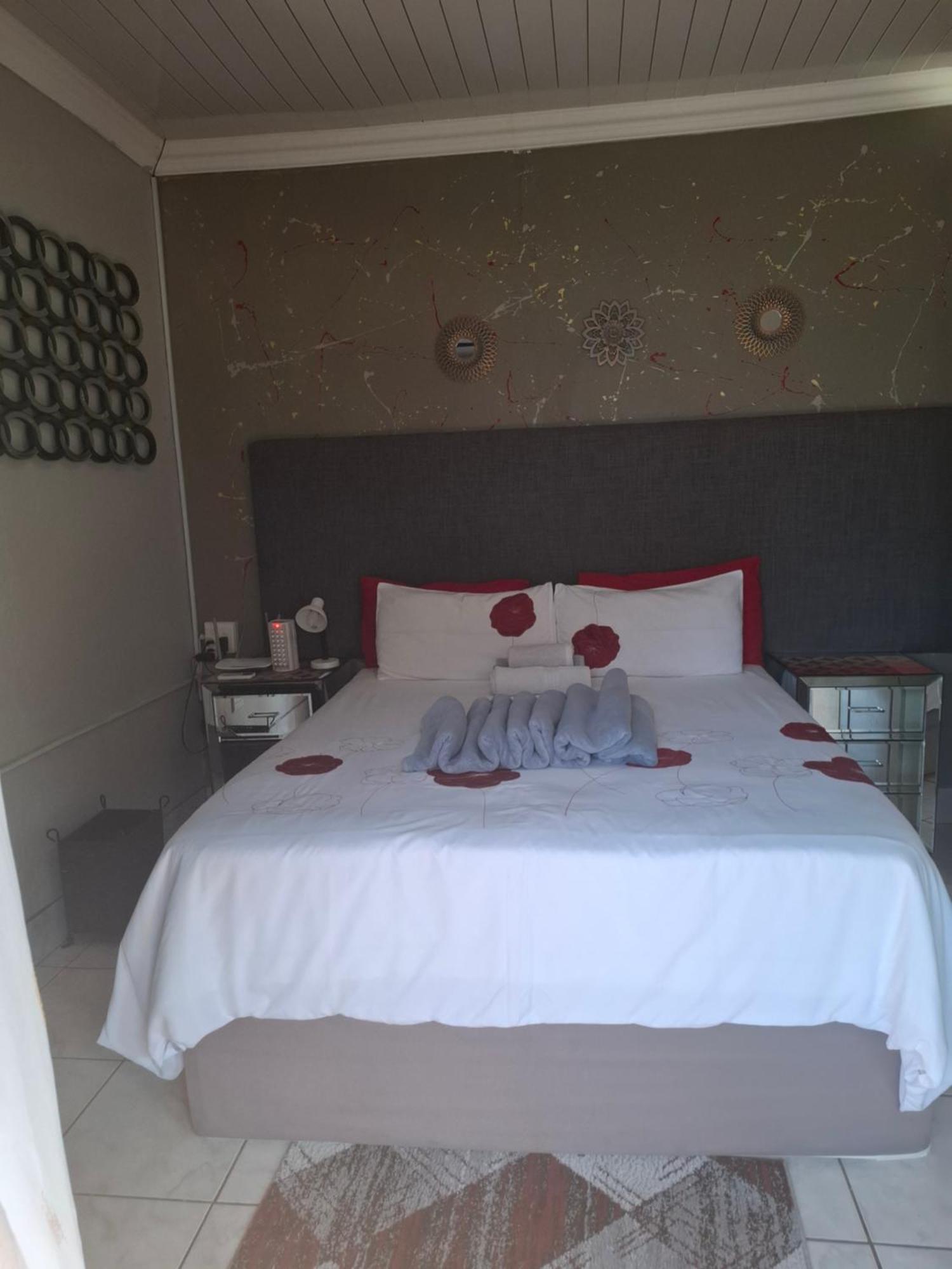 Vicky B Bed And Breakfast Mogwase 외부 사진