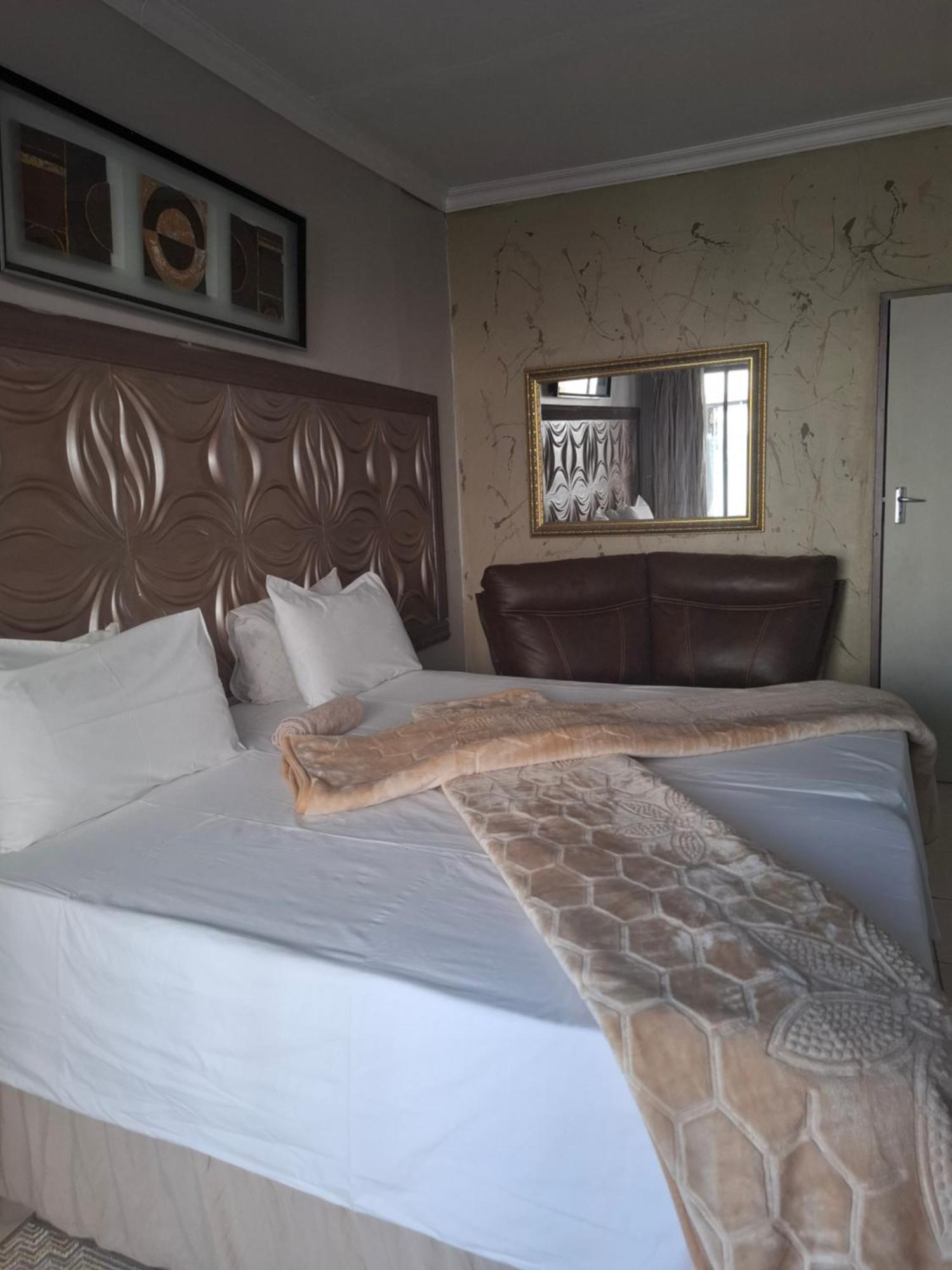 Vicky B Bed And Breakfast Mogwase 외부 사진